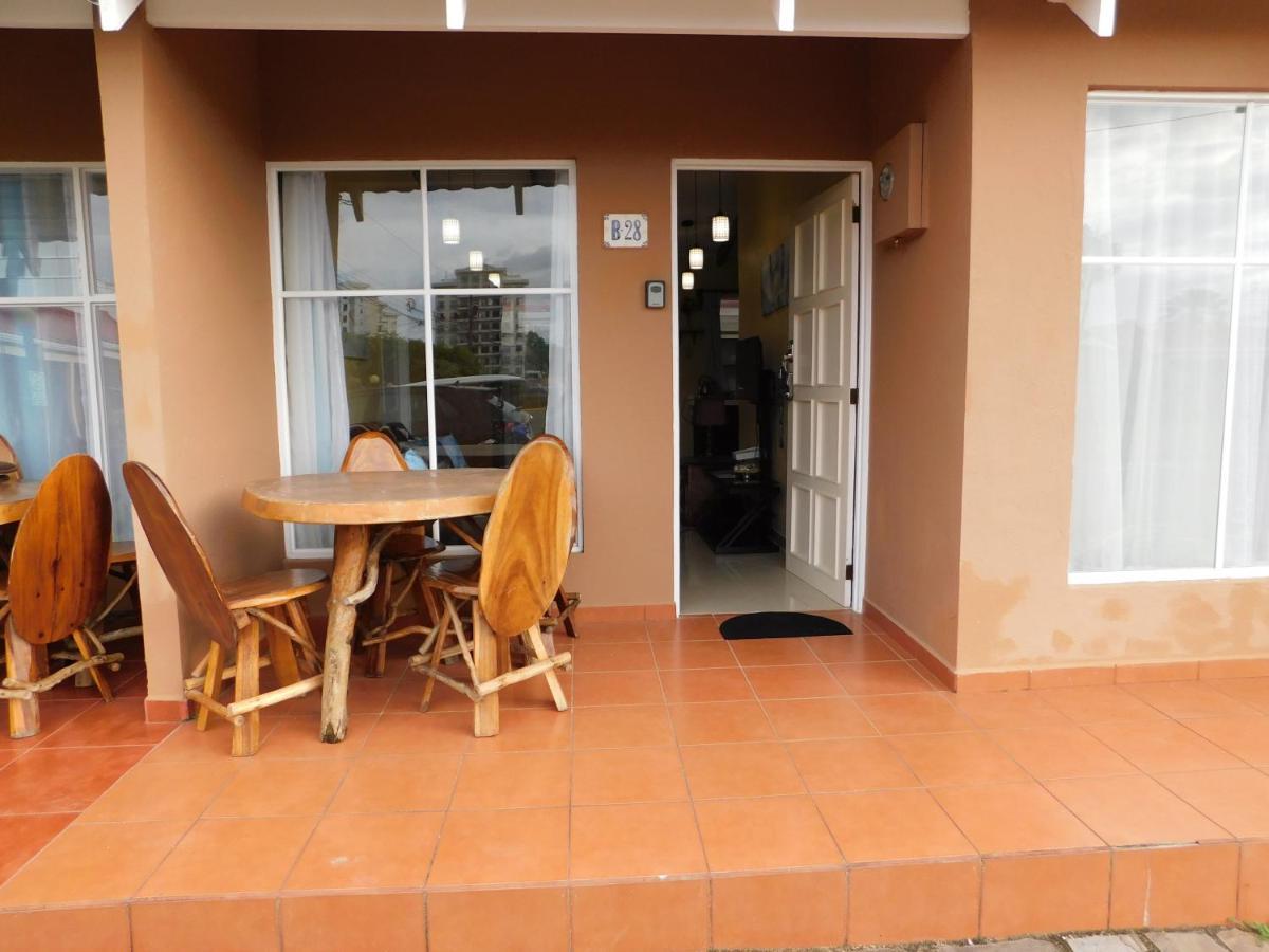 Condo Villa B27 Sleeps Five People - B28 Sleeps Six People - Price Includes Housekeeping Fees Not Taxes - Very Close To The Pool And Beach! Jacó Exterior foto