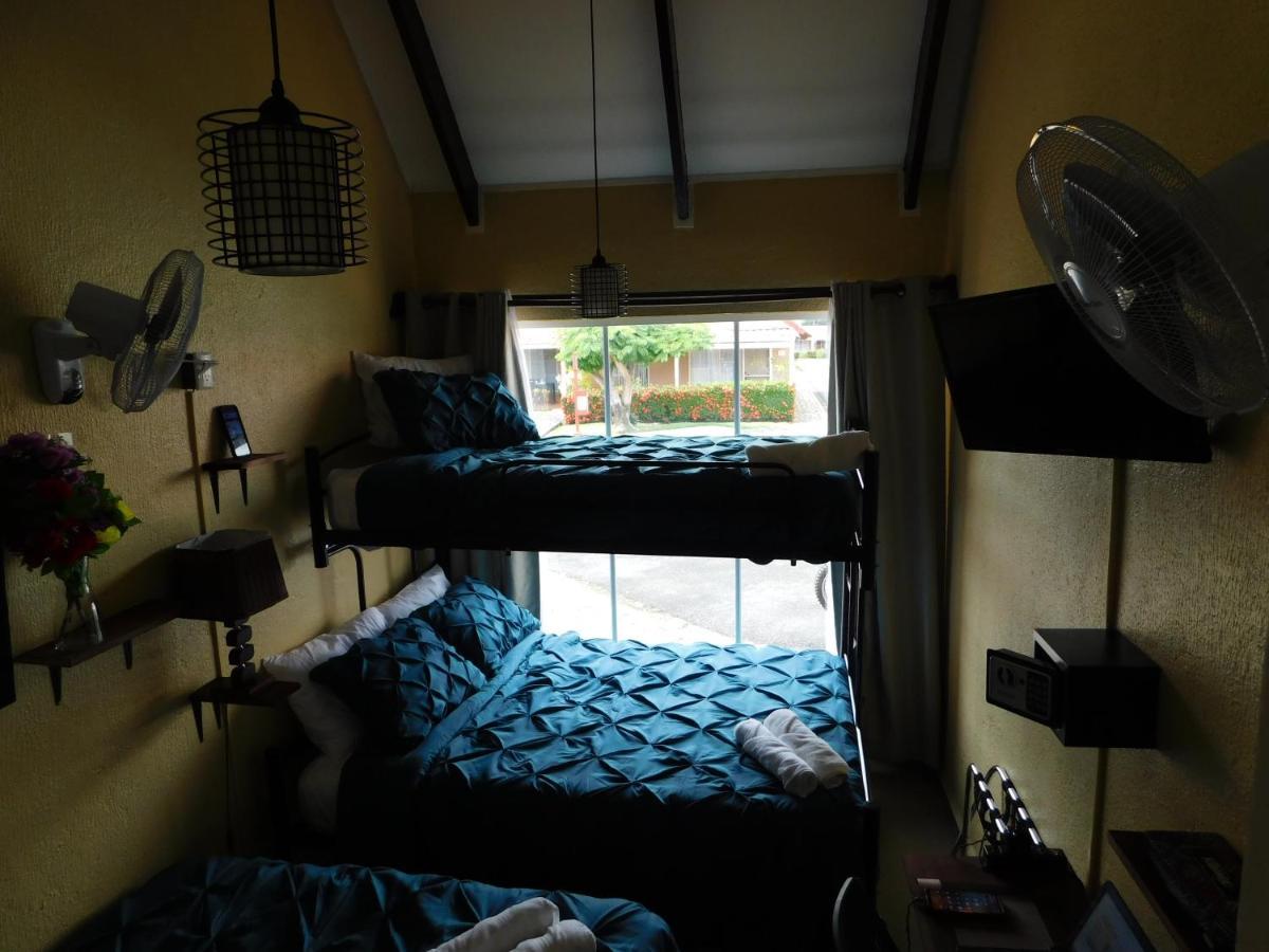 Condo Villa B27 Sleeps Five People - B28 Sleeps Six People - Price Includes Housekeeping Fees Not Taxes - Very Close To The Pool And Beach! Jacó Exterior foto