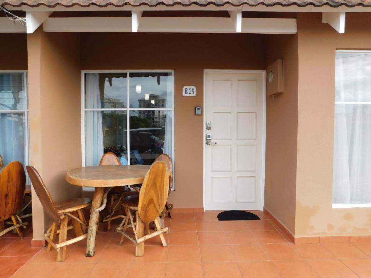 Condo Villa B27 Sleeps Five People - B28 Sleeps Six People - Price Includes Housekeeping Fees Not Taxes - Very Close To The Pool And Beach! Jacó Exterior foto