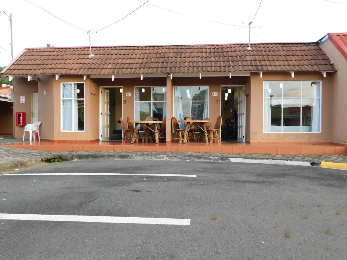 Condo Villa B27 Sleeps Five People - B28 Sleeps Six People - Price Includes Housekeeping Fees Not Taxes - Very Close To The Pool And Beach! Jacó Exterior foto